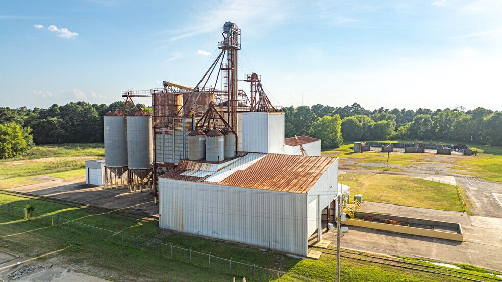 More Photos Of 220 Progress Blvd, Longview Warehouse For Sale