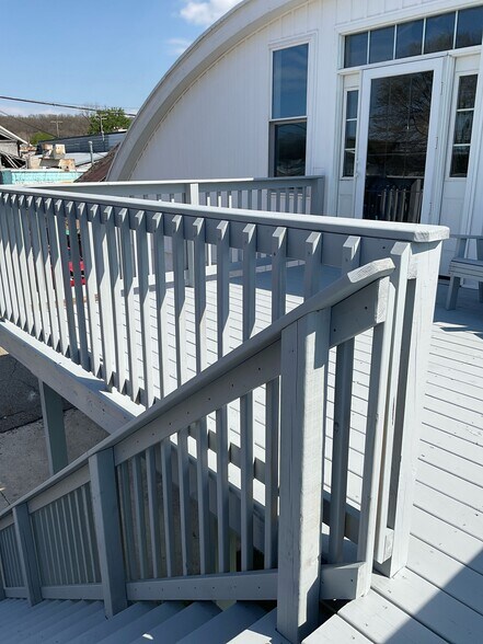 More Photos Of 112 1st St, Perrysville Flex For Lease