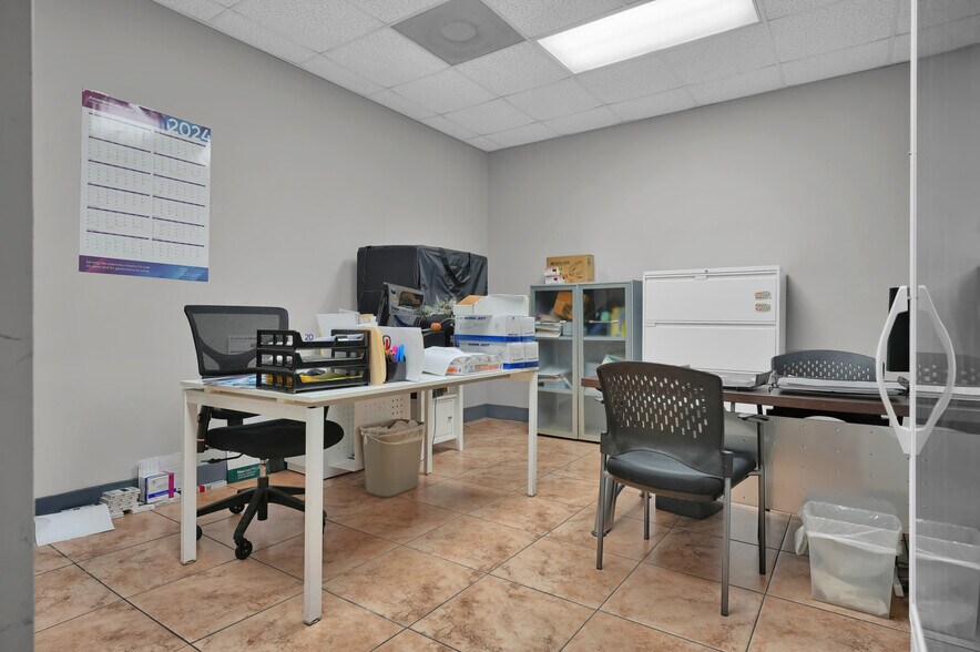 More Photos Of 8111-8119 NW 33rd St, Miami Warehouse For Sale