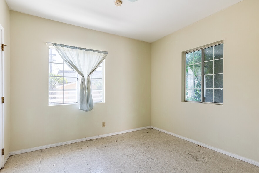 More Photos Of 5628-5630 York Blvd, Los Angeles Storefront Retail Residential For Sale