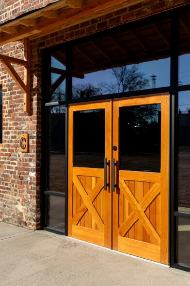 More Photos Of 416 3rd St, Petersburg Loft Creative Space For Lease