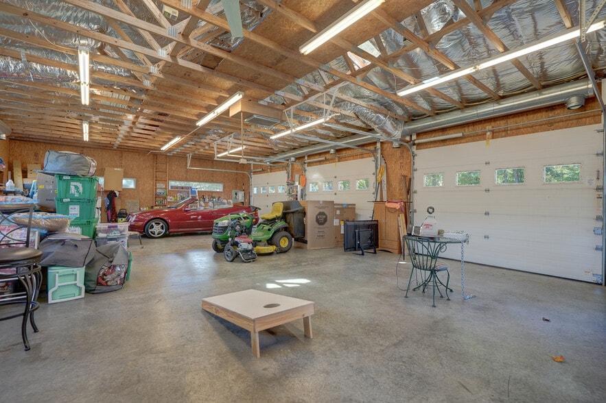 More Photos Of 2704 Lake Monticello Rd, Palmyra Parking Garage For Sale