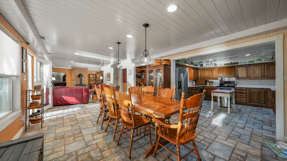 More Photos Of 1117 Dogwood Rd, Lake Ozark Multifamily For Sale