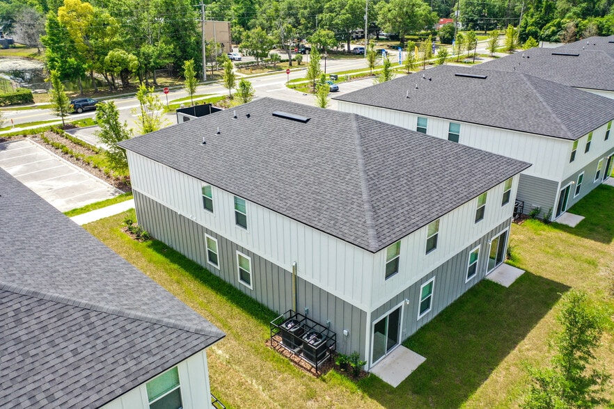 More Photos Of 9556 Hood Rd, Jacksonville Apartments For Sale