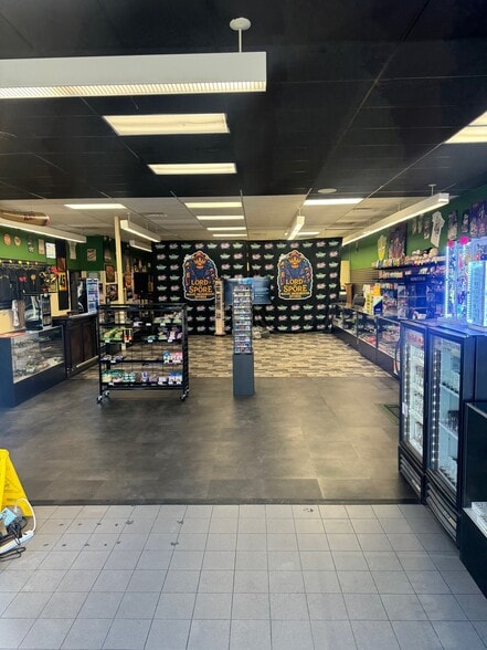 More Photos Of 973 W North Temple, Salt Lake City Freestanding For Lease