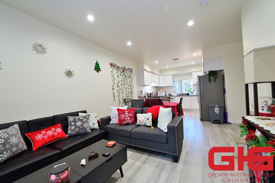 More Photos Of 4704 Florence Ave, Bell Apartments For Sale