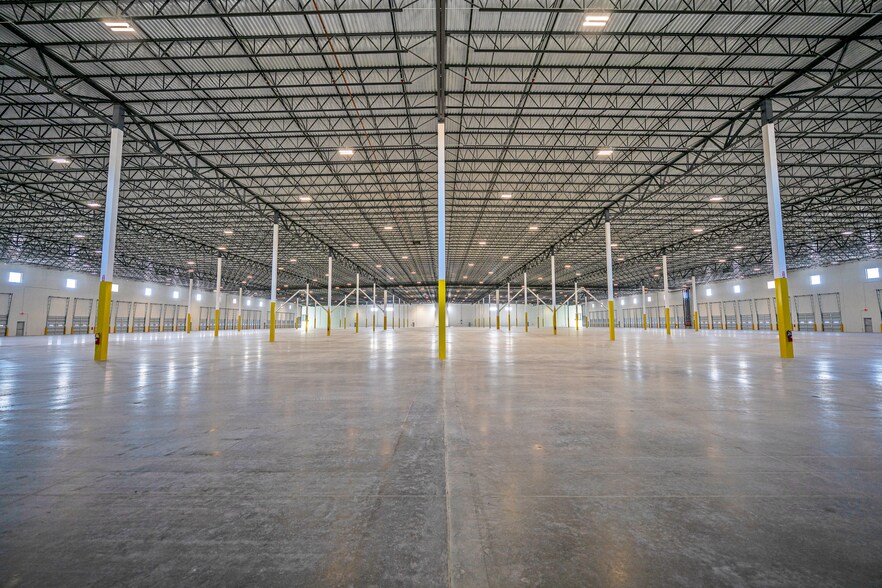 More Photos Of 14621 Kirby Dr, Pearland Unknown For Lease