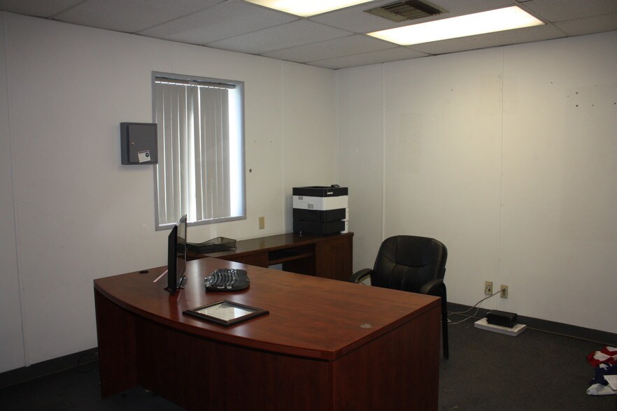 More Photos Of 3915 W Wall St, Midland Auto Dealership For Sale