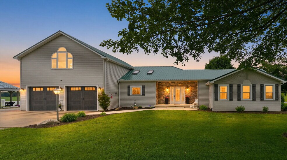More Photos Of 5920 N 200 E, Leesburg Hospitality For Sale