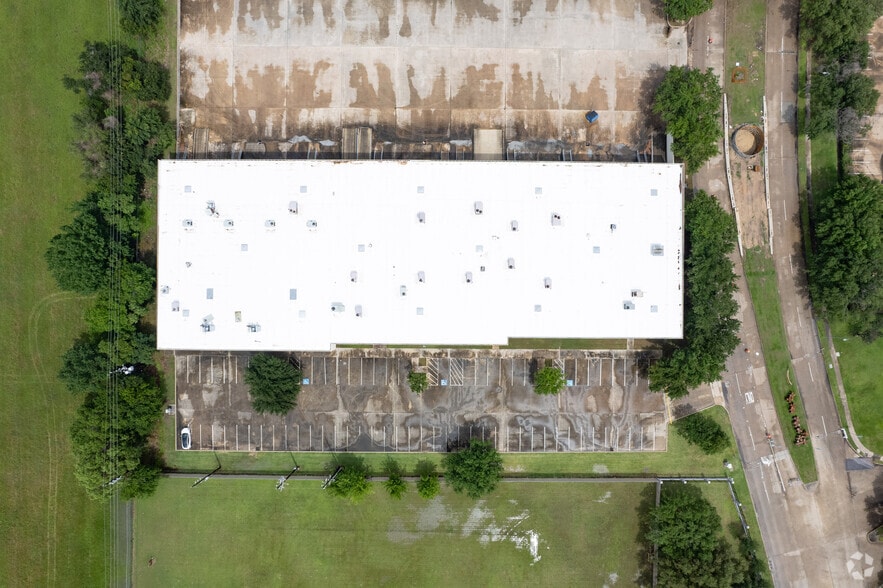 More Photos Of 15740 Park Row, Houston Unknown For Lease