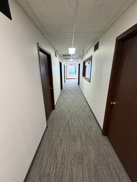 More Photos Of 1945 Southtown Blvd, Dayton Light Distribution For Lease