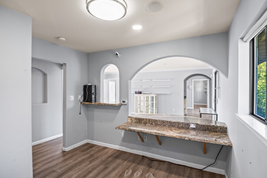 More Photos Of 360 Rose St, Danville Medical For Sale