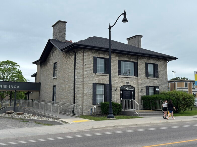 More Photos Of 826 Princess St, Kingston Office For Sale