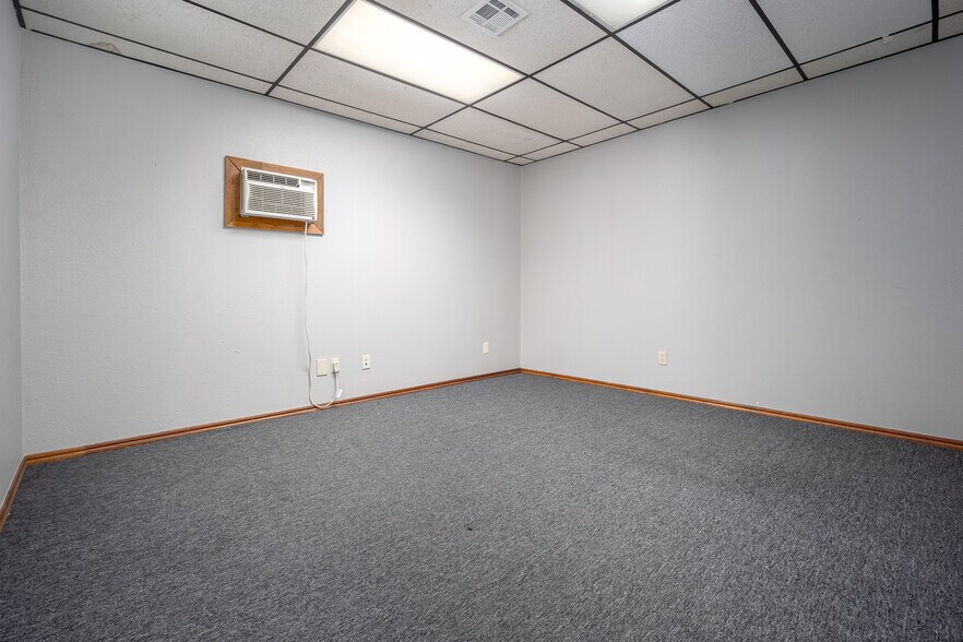 More Photos Of 2845 Broce Dr, Norman Office For Sale