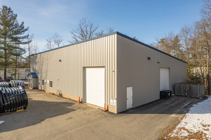 More Photos Of 176 Riverside Industrial Pky, Portland Warehouse For Lease