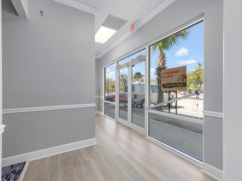 More Photos Of 9015 Americana Rd, Vero Beach Medical For Lease