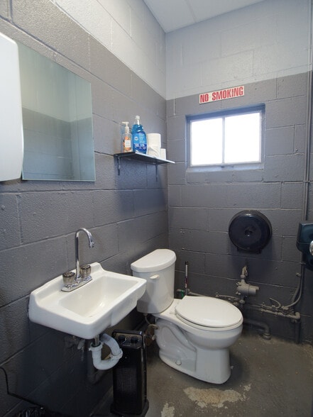 More Photos Of 56 Clarendon Ave, Kingston Warehouse For Sale