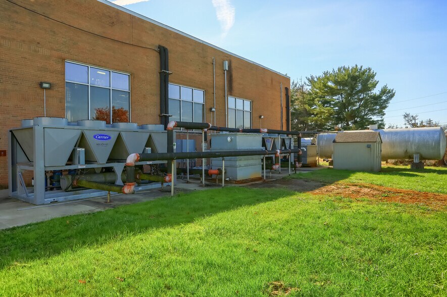 More Photos Of 150 Gamma Dr, Pittsburgh Light Manufacturing For Sale