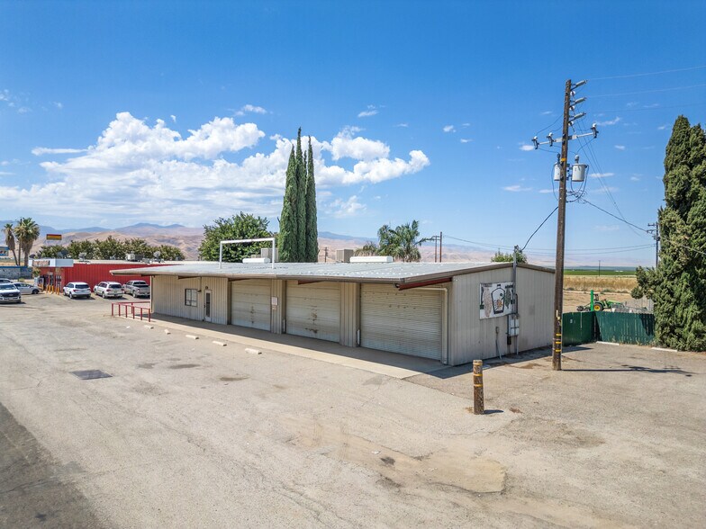 More Photos Of 1047 Mettler Frontage Rd W, Bakersfield Light Distribution For Sale