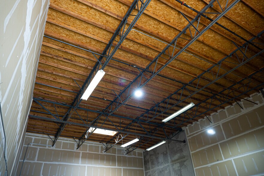 More Photos Of 42095 Zevo Dr, Temecula Warehouse For Sale