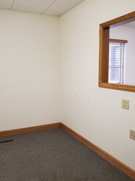 More Photos Of 1N141 County Farm Rd, Winfield Medical For Lease