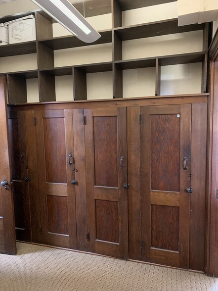 More Photos Of 612 New Hampshire St, Lawrence Office For Lease