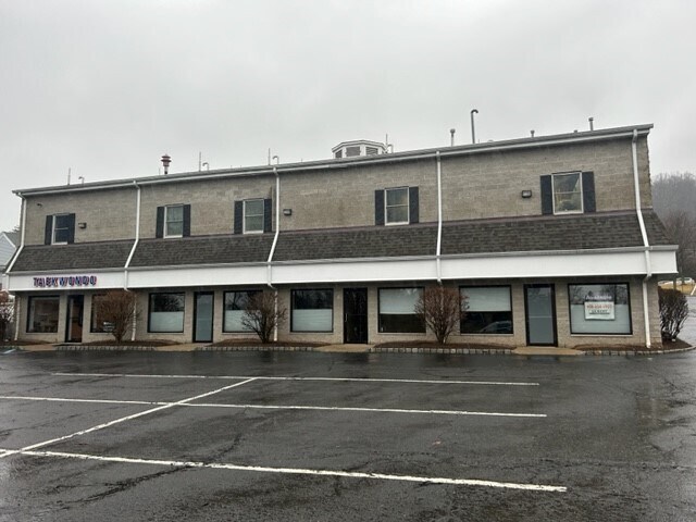 More Photos Of 1918 Washington Valley Rd, Martinsville Unknown For Lease