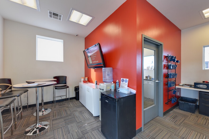 More Photos Of 5055 Virginia Beach Blvd, Virginia Beach Auto Dealership For Lease