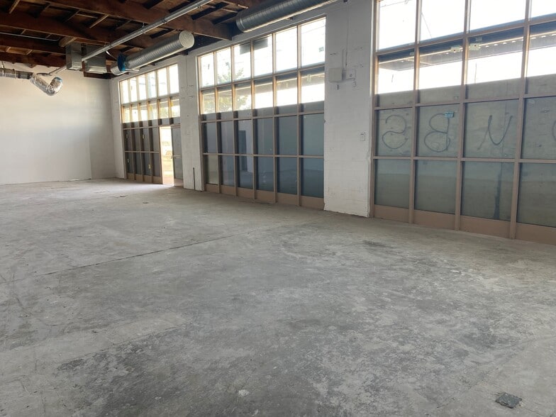 More Photos Of 580 S Alameda St, Los Angeles Storefront Retail Office For Lease