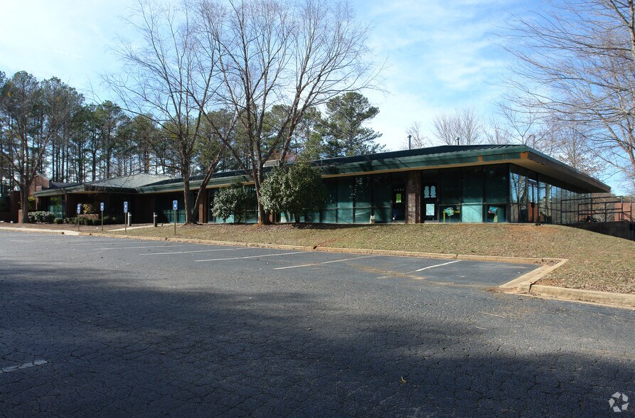 More Photos Of 5000 McGinnis Ferry Rd, Alpharetta Light Distribution For Sale