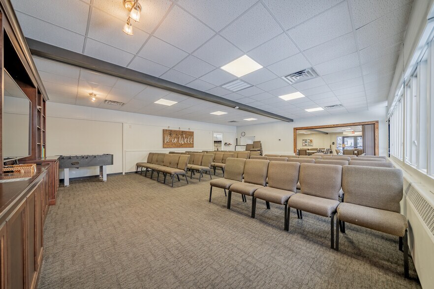 More Photos Of 1331 High Ave, Oshkosh Religious Facility For Sale