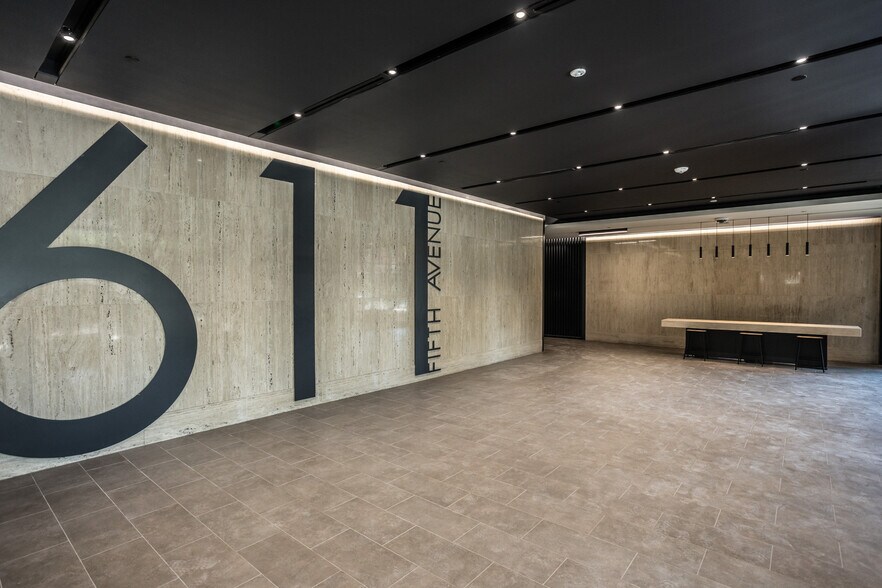 More Photos Of 611 5th Ave, Des Moines Office For Lease