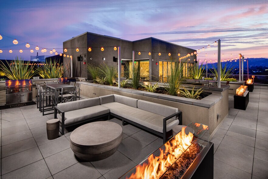 More Photos Of 1331 N Cahuenga Blvd, Los Angeles Apartments For Lease