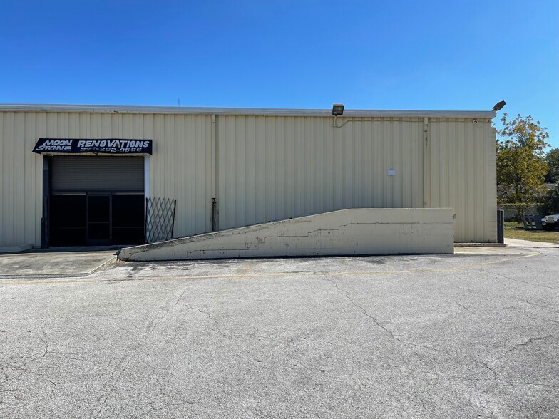 More Photos Of 1016 W Church St, Orlando Showroom For Lease