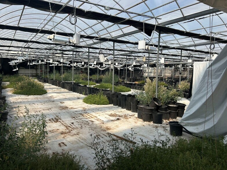 More Photos Of 43634 Hwy 3, Wainfleet Garden Center For Lease