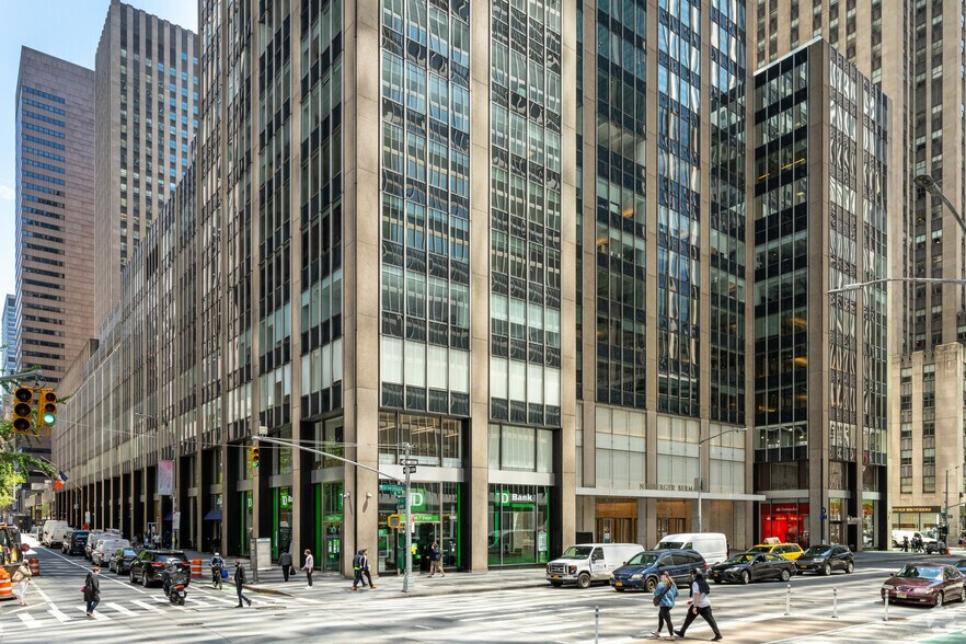 More Photos Of 1290 Avenue of the Americas, New York Office For Lease