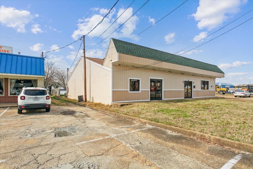 More Photos Of 1721 N King St, Hampton Daycare Center For Sale