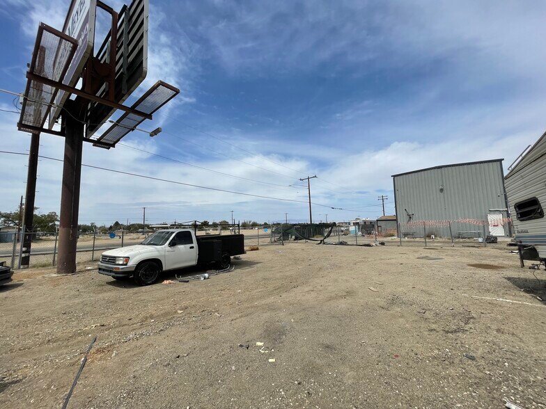 More Photos Of 45424 N Sierra Hwy, Lancaster Manufacturing For Sale
