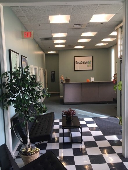 More Photos Of 121 Bartlett St, Marlborough Flex For Lease