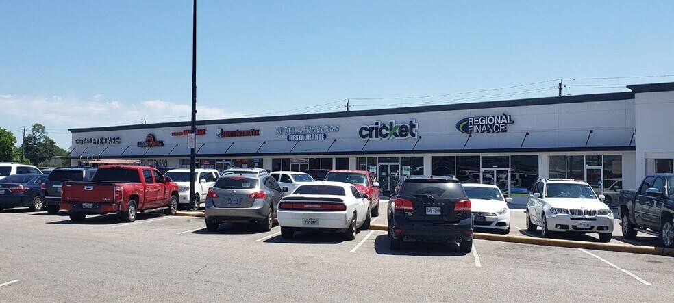 More Photos Of 7800-7844 Long Point Rd, Houston Unknown For Lease