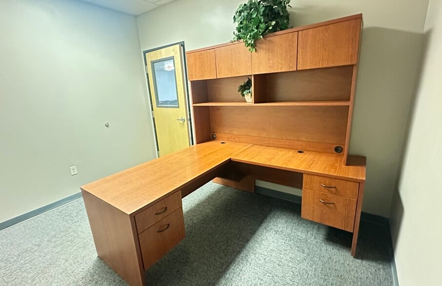 More Photos Of 12455 N 92nd Dr, Peoria Warehouse For Lease