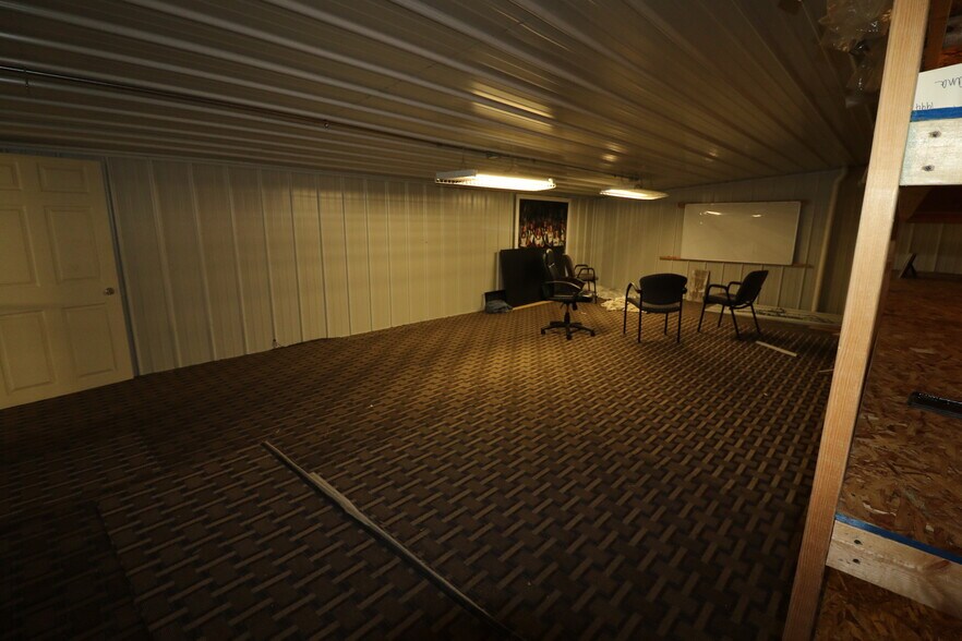 More Photos Of 1223 E Sciota Ave, Peoria Heights Industrial For Lease