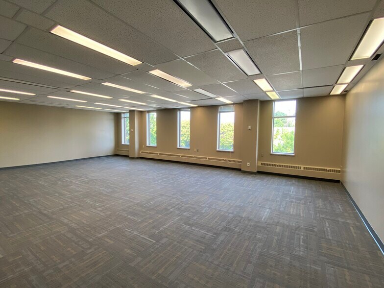 More Photos Of 1150 Morrison Dr, Ottawa Office For Lease