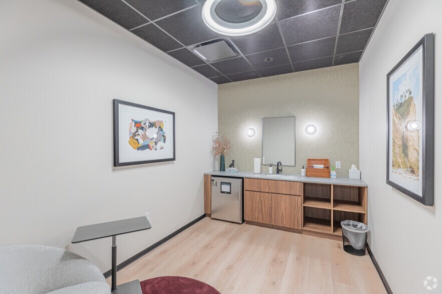 More Photos Of 4727 Executive Dr, San Diego Coworking Space