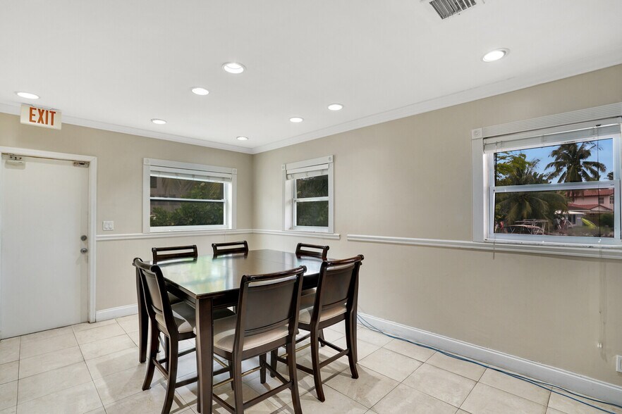More Photos Of 1800 NE 26th St, Wilton Manors Medical For Lease