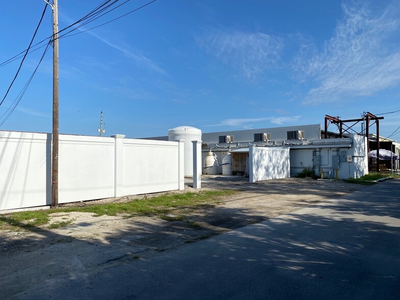 More Photos Of 3034 NE 12th Ter, Oakland Park Warehouse For Sale
