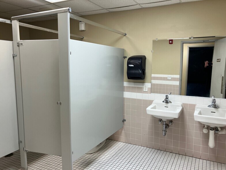 More Photos Of 85 S Long St, Williamsville Office For Lease