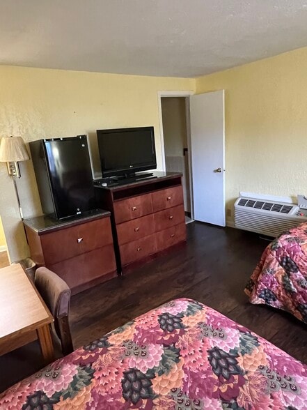 More Photos Of 3155 Huntsville Hwy, Fayetteville Hotel For Sale