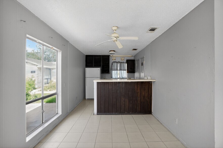 More Photos Of 1500 Park Ln, Georgetown Multifamily For Sale