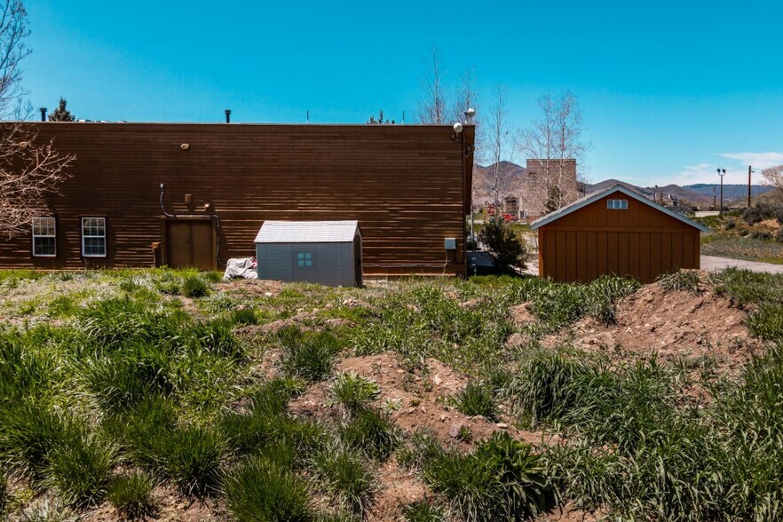 More Photos Of 700 Bitner Rd, Park City Office For Sale